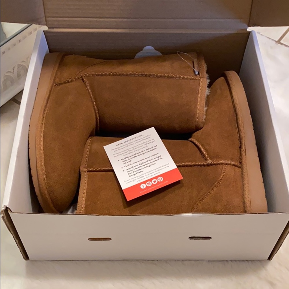 Minnetonka Olympia Boot (Women's)